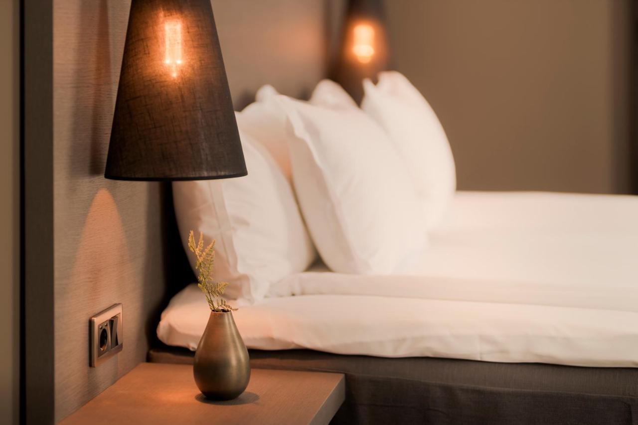 Hotel The Lamp &